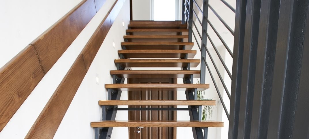 instalacion de escaleras en madera en bogota